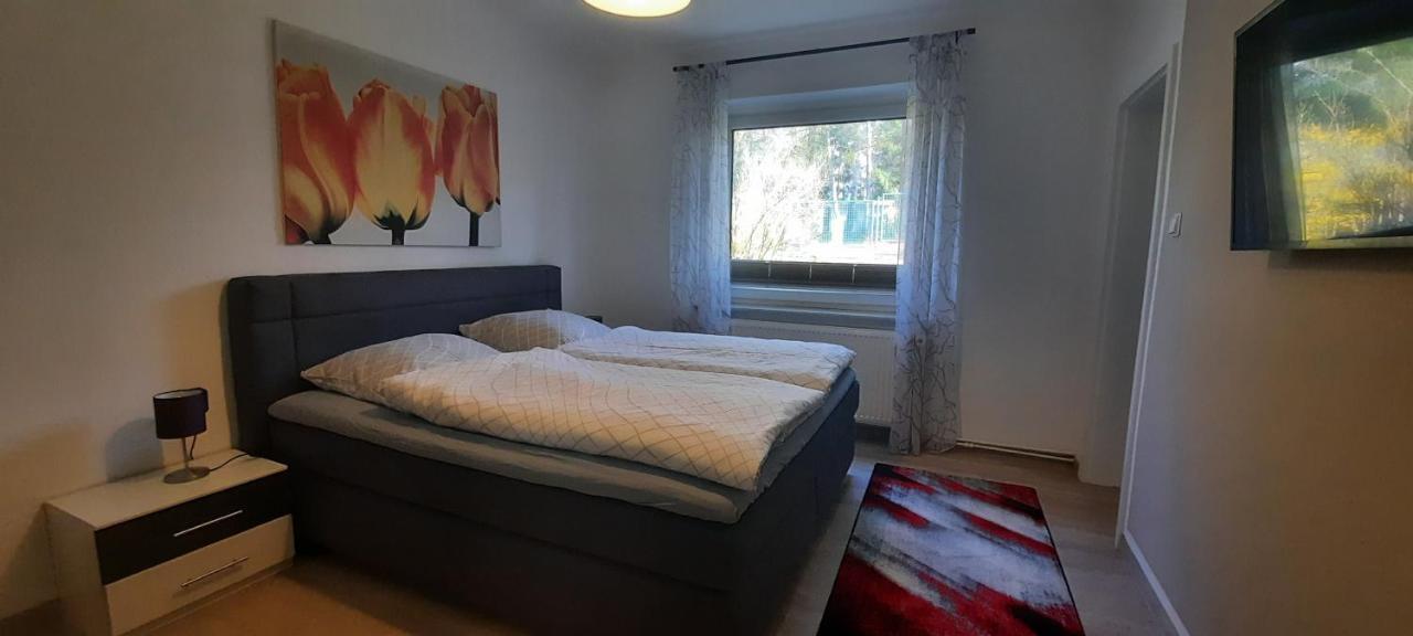Ferienhaus Im Gruenen/Monteurzimmer Oranienburg Bagian luar foto